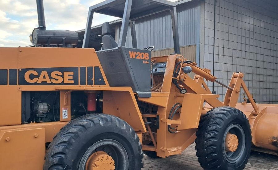 Pá Carregadeira Case W20B