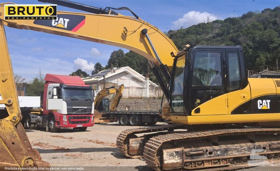 Escavadeira Caterpillar 320DL