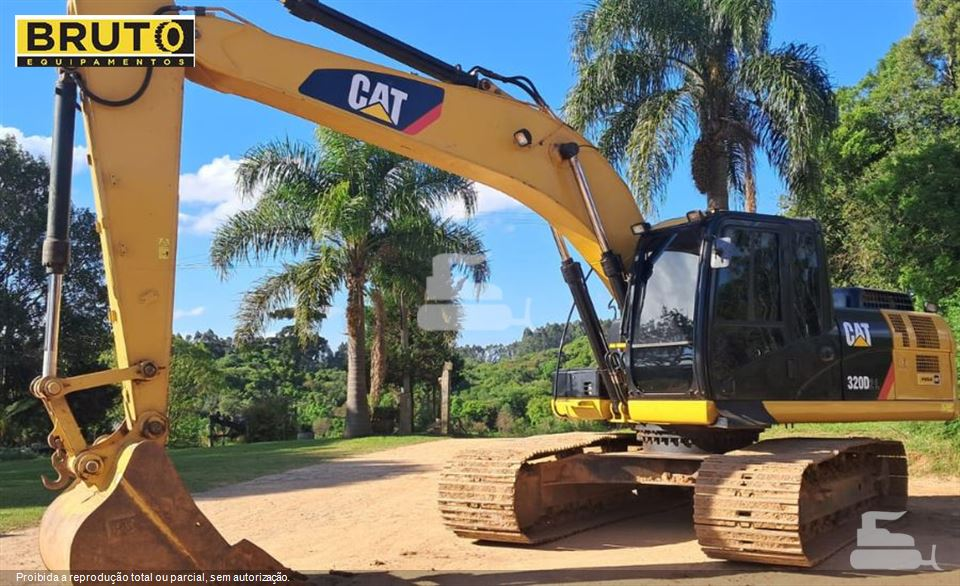 Escavadeira Caterpillar 320D2L