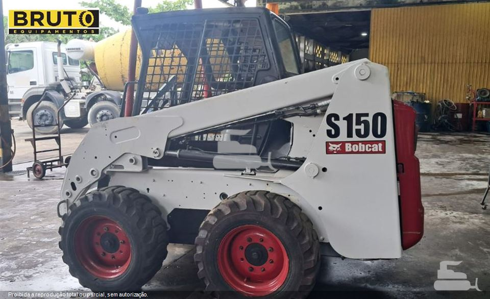 Mini-Carregadeira Bobcat S150