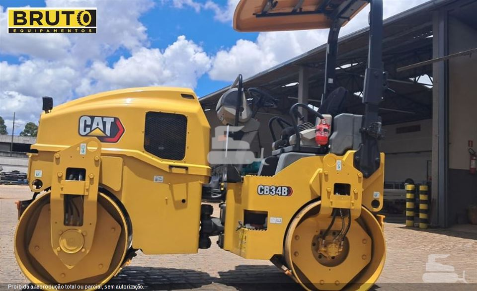 Rolo Compactador Caterpillar CB-34
