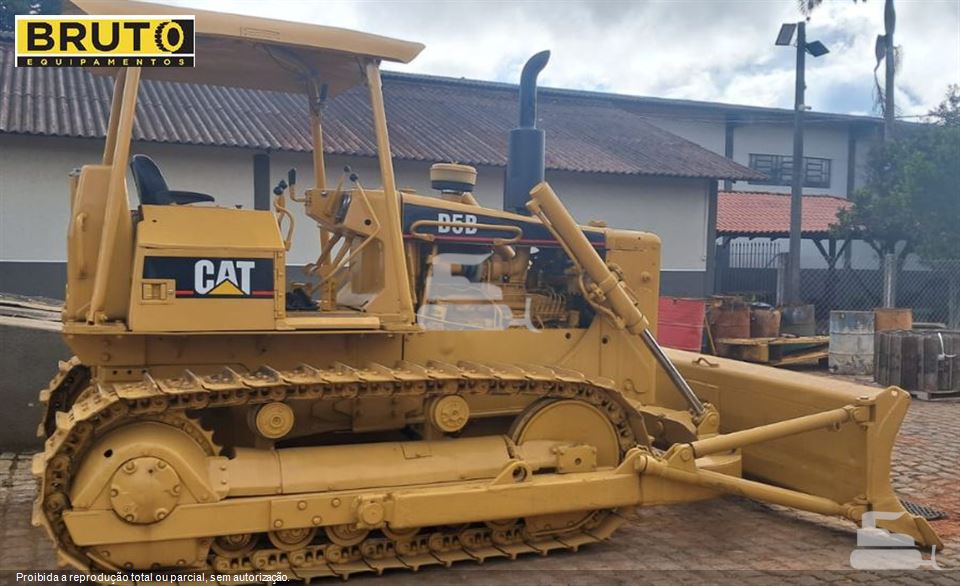 Trator de Esteira Caterpillar D5B