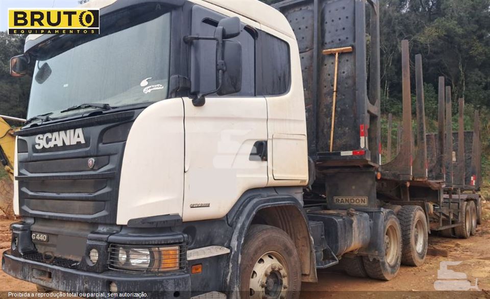 Caminhão Scania G-440 A 6x4 2p (diesel)