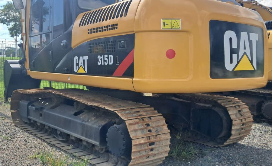 Escavadeira Caterpillar 315DL ano 2011