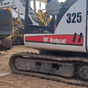 Mini-Escavadeira Bobcat 325 ano 2011