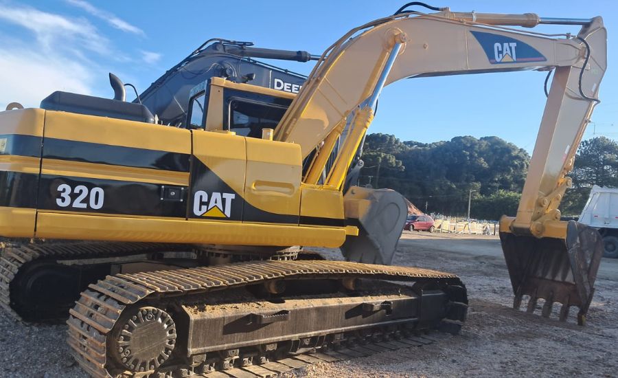 Escavadeira Caterpillar 320L ano 1995