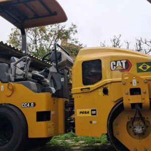 ROLO COMPACTADOR CATERPILLAR CC4.0 ANO 2024