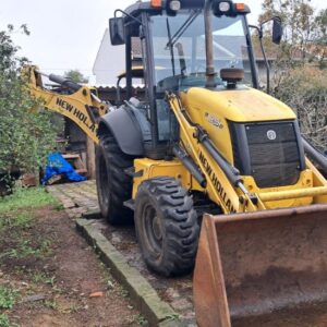 RETROESCAVADEIRA NEW HOLLAND B95B 4X4 ANO 2018