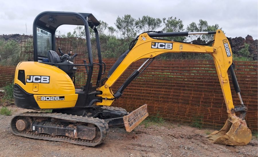 Mini Escavadeira JCB 2026 CTS ano 2021