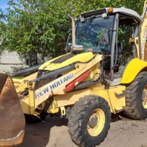 Retroescavadeira New Holland B95B 4x4 ano 2013